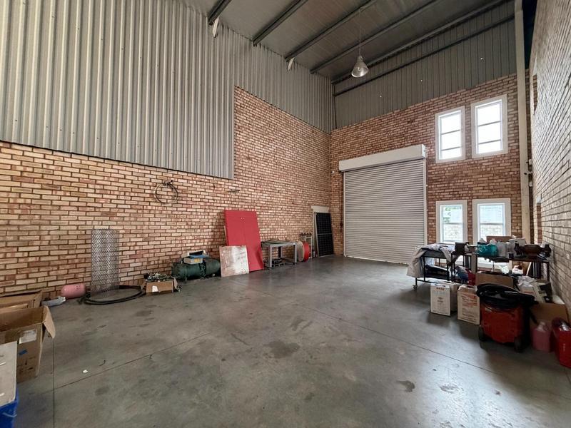 To Let Commercial Property for Rent in Newton Park Eastern Cape